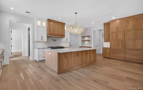 Other - 2 E Gate Rd, Huntington, NY 11743 photo 4 of 12