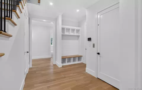 Entry Way - 2 E Gate Rd, Huntington, NY 11743 photo 5 of 6