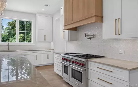 Kitchen - 2 E Gate Rd, Huntington, NY 11743 photo 4 of 5
