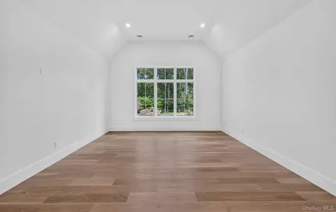 Bedroom - 2 E Gate Rd, Huntington, NY 11743 photo 6 of 7