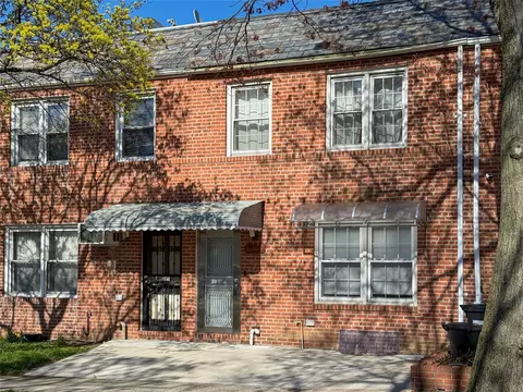 82-55 251 St, New York, NY 11426
