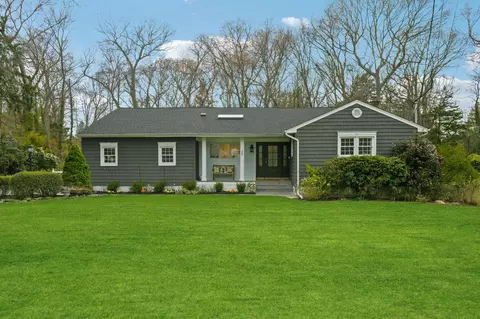 22 Chestnut Stump Rd, Northport, NY 11768