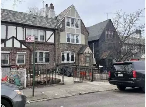 34-28 72nd St, Jackson Heights, NY 11372