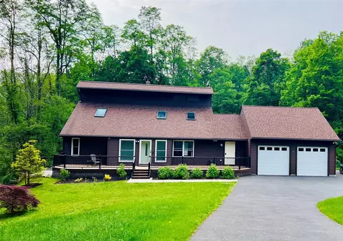 12 W Wind Rd, Pawling, NY 12564
