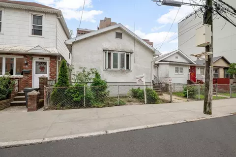 1114 Banner Ave, Brooklyn, NY 11235