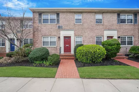 414 Merrick Rd #4.5B, Rockville Centre, NY 11570