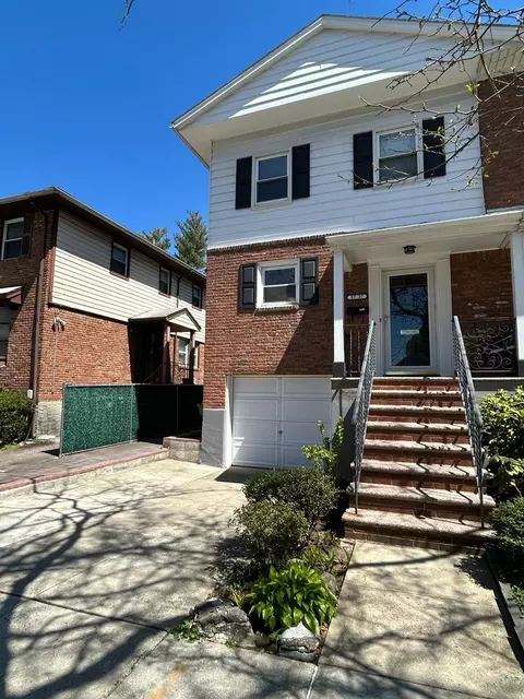 57-27 225th St, New York, NY 11364