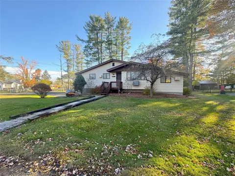 3 Milton Ln, Hurleyville, NY 12747