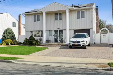 976 Marcel Rd, Baldwin, NY 11510