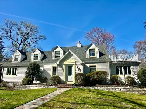 46 Amundsen Ln, Clarkstown, NY 10956