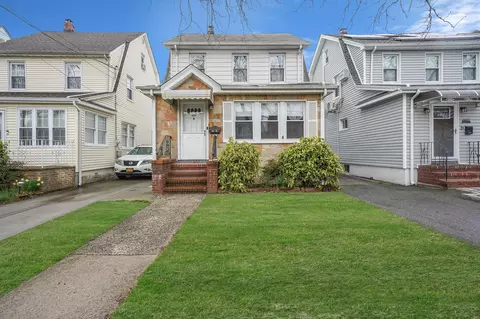 24223 90th Ave, New York, NY 11426