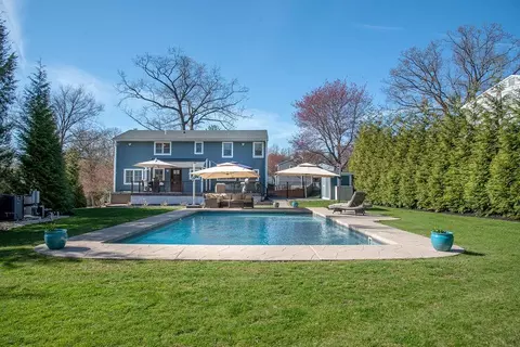 19 Evergreen Ln, Orangetown, NY 10965