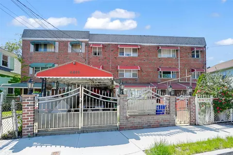 4415 Mundy Ln, New York, NY 10466