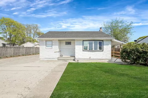 1739 5th Ave, Bay Shore, NY 11706