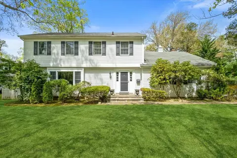 19 Palmer Ave, Scarsdale, NY 10583