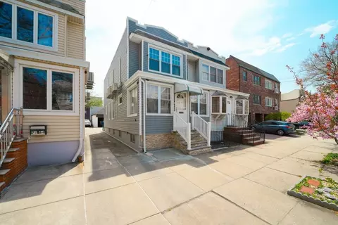 7962 77th Ave, New York, NY 11385