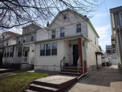 4658 189th St, Flushing, NY 11358