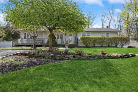24 Linda Ln, East Moriches, NY 11940