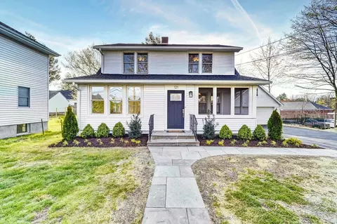 121 Boltis St, Mount Kisco, NY 10549