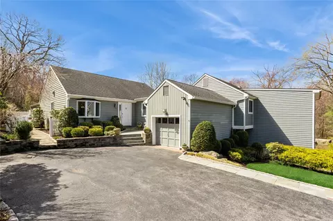 31 Dogwood Ct, Lewisboro, NY 10526
