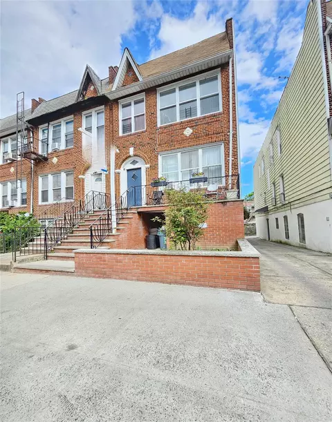 117 Bay 40th St, Brooklyn, NY 11214