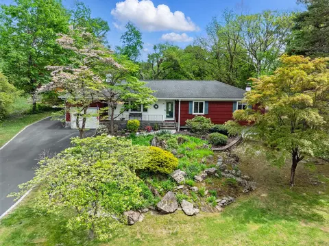 35 Laurel Hill Rd, Cortlandt, NY 10520