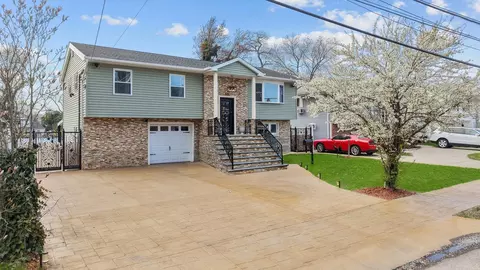 141 Brookside Ave, Roosevelt, NY 11575