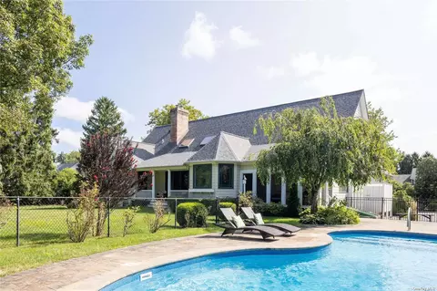 2700 Fairway Dr, Cutchogue, NY 11935