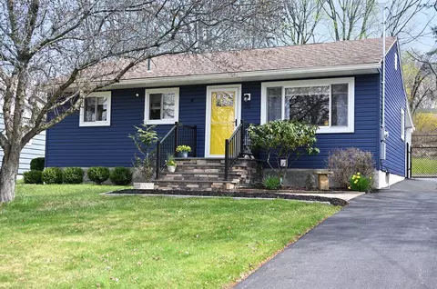 76 California Ave, Middletown, NY 10940