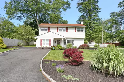 23 Meadows St, Orangetown, NY 10965