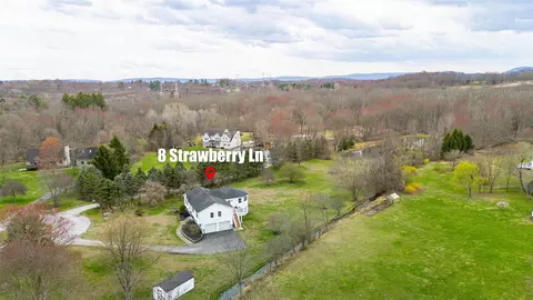 8 Strawberry Ln, La Grange, NY 12603