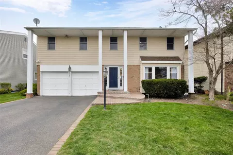929 Carrie Ct, East Meadow, NY 11554