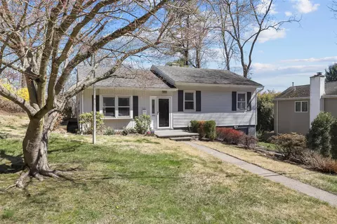 183 Parkview Pl, Mount Kisco, NY 10549