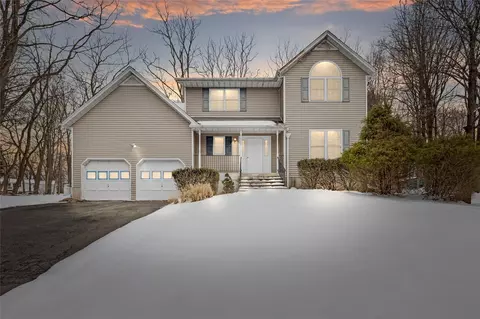 4 Terrace Ct, Ramapo, NY 10952