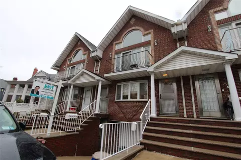25016 41st Rd, New York, NY 11363