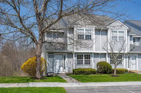 24 Timberline Trl, Pawling, NY 12564