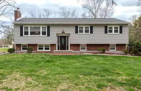 176 Cedar Valley Rd, Poughkeepsie, NY 12603