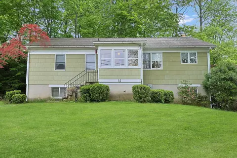 66 Upland Ave, White Plains, NY 10604