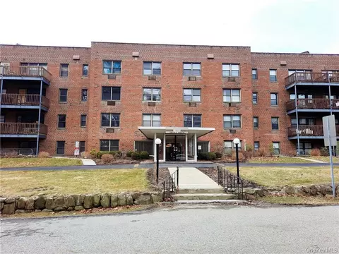 5 Oakdale Mnr #B11, Ramapo, NY 10901