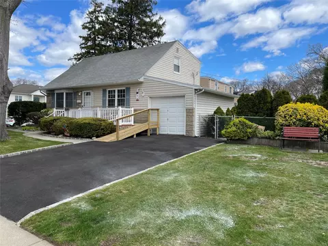 1825 Dover Rd, Wantagh, NY 11793