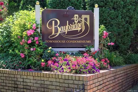 13-26 Robin Ln #66-U, Bayside, NY 11360