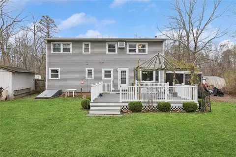 113 Ridge Rd, Ridge, NY 11961