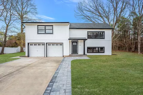 1507 Lincoln Ave, Bohemia, NY 11716