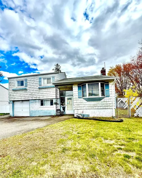 71 Jamaica Ave, Plainview, NY 11803