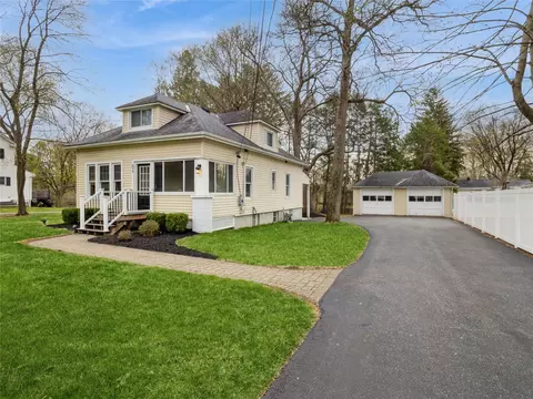 854 Dutchess Tpke, Arlington, NY 12603