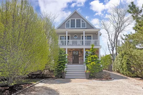 317 Asharoken Ave, Northport, NY 11768