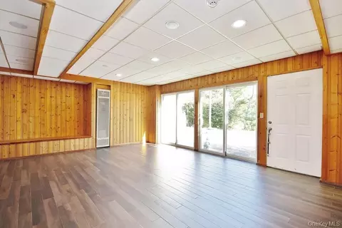 Living - 1 Noel Dr, Ossining, NY 10562 photo 5 of 5