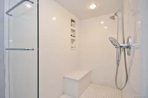 Bath - 1 Noel Dr, Ossining, NY 10562 photo 2 of 4
