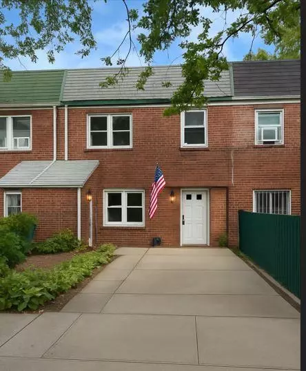 47-65 196 St, Flushing, NY 11358