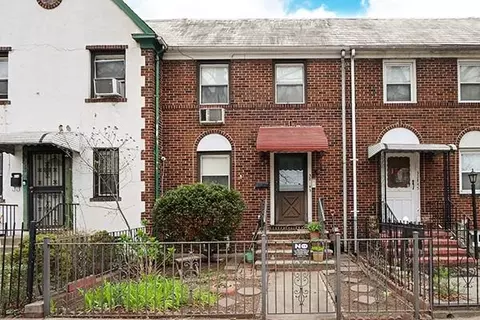 32-43 53rd Pl, New York, NY 11377